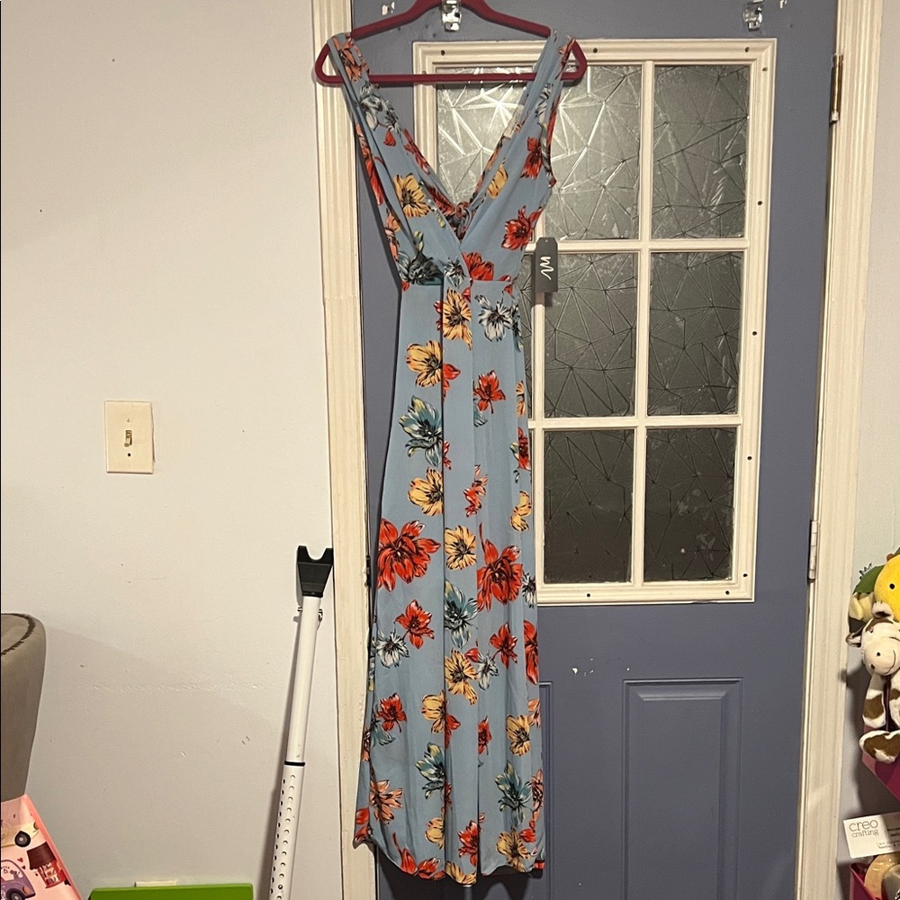 Minette Floral Blue Maxi Dress size medium NWT